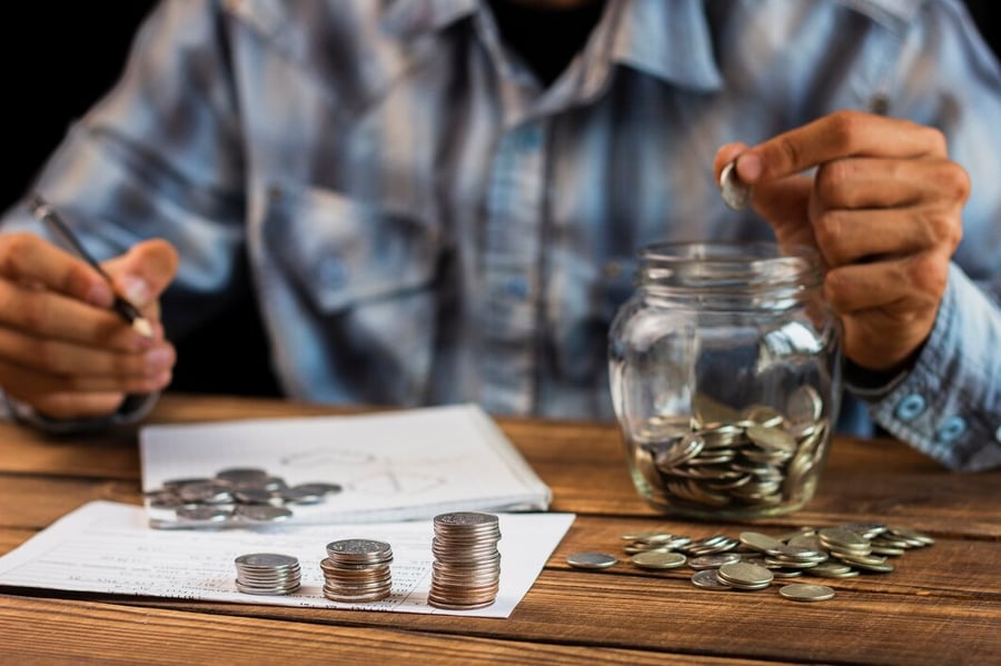 Creación de hábitos de ahorro y planificación